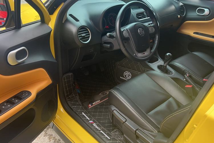 Used MG 3 2014 1.5L Manual Elite Edition Interior 2