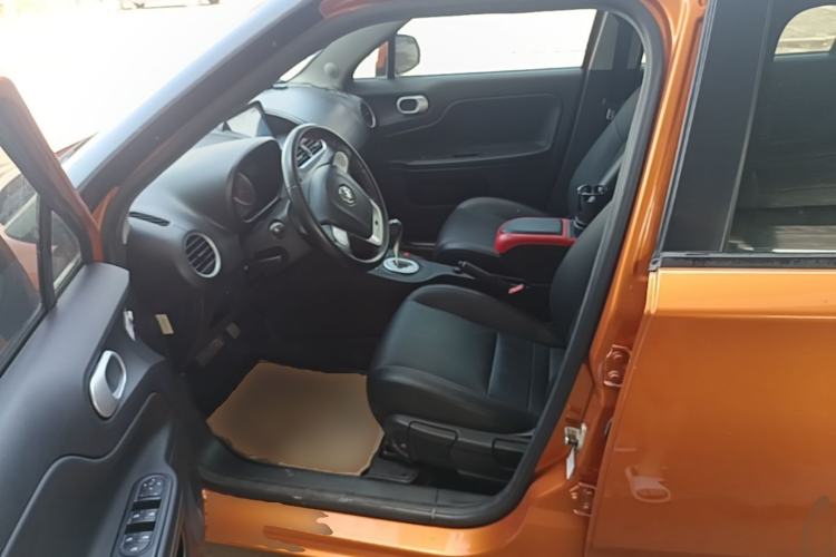 Used MG 3 2014 1.5L AMT Luxury Edition Left Front Seat