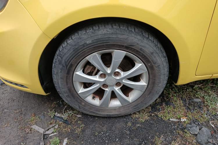 Used MG 3 2014 1.3L Manual Comfort Edition Left Front Wheel Hub