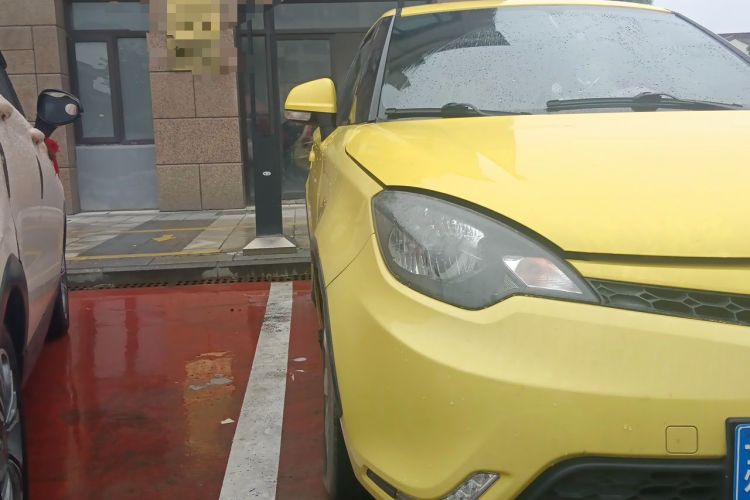 Used MG 3 2014 1.5L AMT Elite Edition Right Front Headlight