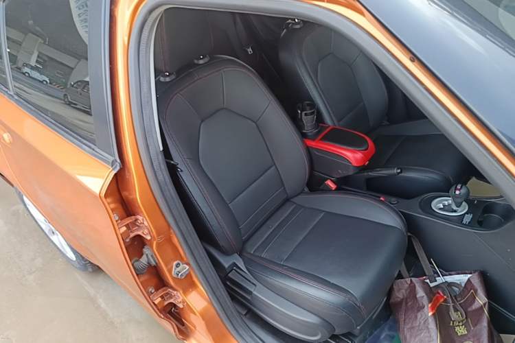 Used MG 3 2014 1.5L AMT Luxury Edition Right Front Seat