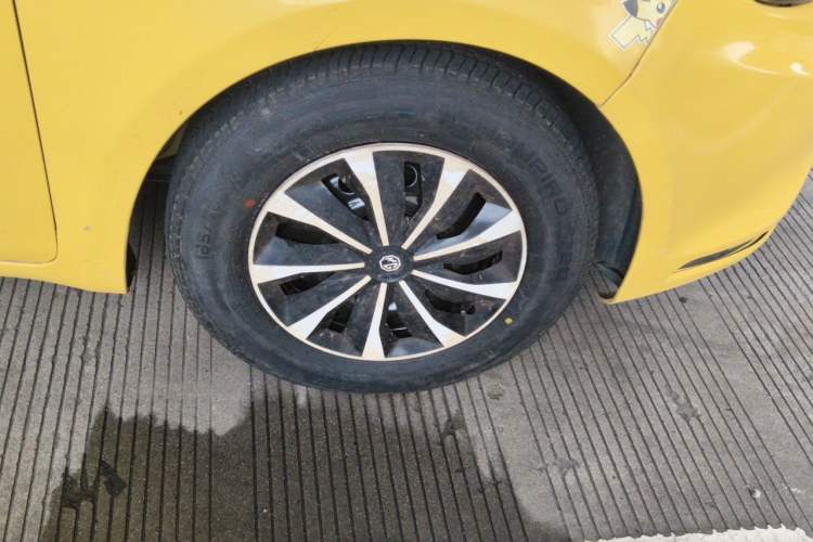 Used MG 3 2014 1.3L AMT Comfort Edition Right Front Wheel Hub