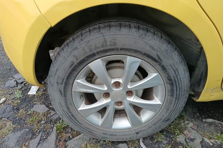Used MG 3 2014 1.3L Manual Comfort Edition Right Rear Wheel Hub