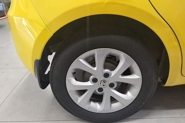 Used MG 3 2014 1.5L AMT Elite Edition Right Rear Wheel Hub