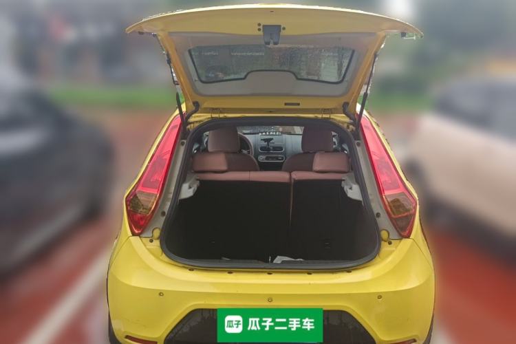 Used MG 3 2014 1.5L AMT Elite Edition Trunk