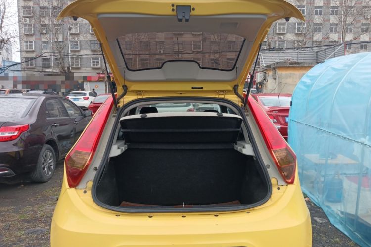 Used MG 3 2014 1.3L Manual Comfort Edition Trunk