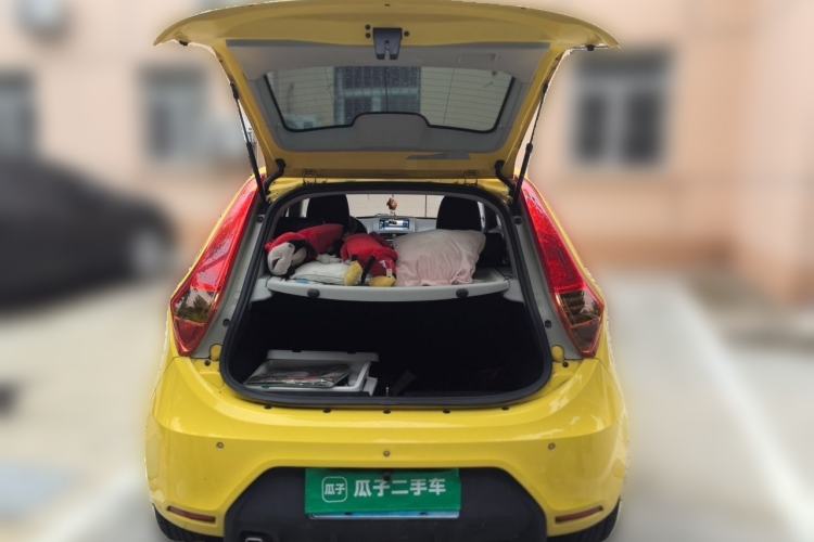 Used MG 3 2014 1.5L AMT Luxury Edition Trunk