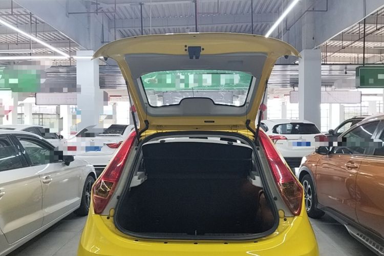 Used MG 3 2014 1.5L AMT Elite Edition Trunk