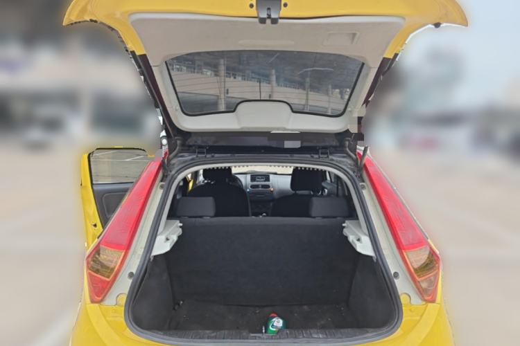Used MG 3 2014 1.3L AMT Comfort Edition Trunk