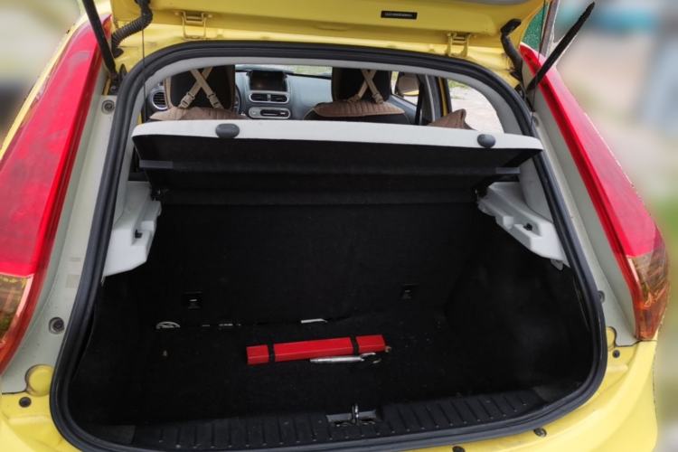 Used MG 3 2014 1.5L AMT Elite Edition Trunk