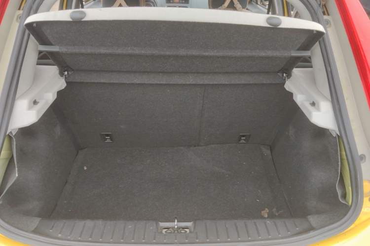 Used MG 3 2014 1.5L AMT Elite Edition Trunk