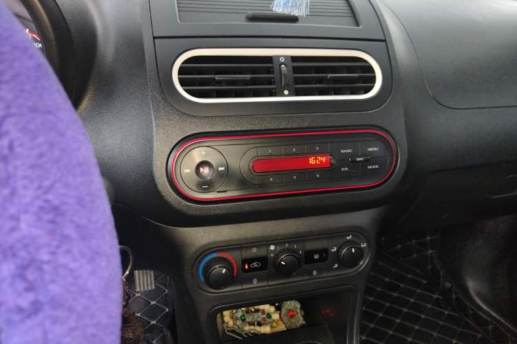 Used MG 3 2016 1.3L Manual Comfort Edition Audio And AC Panel