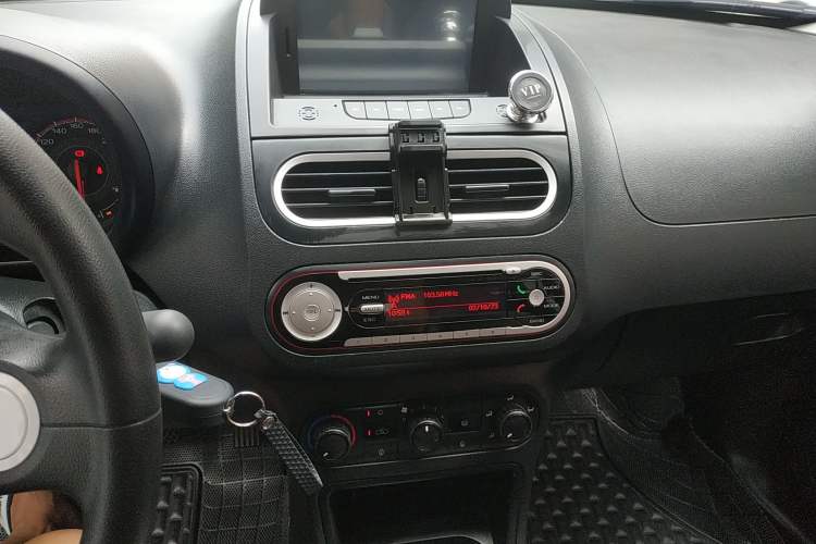 Used MG 3 2016 1.3L AMT Comfort Edition Audio And AC Panel
