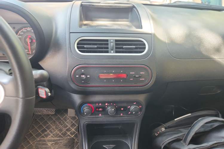 Used MG 3 2016 1.3L AMT Comfort Edition Audio And AC Panel