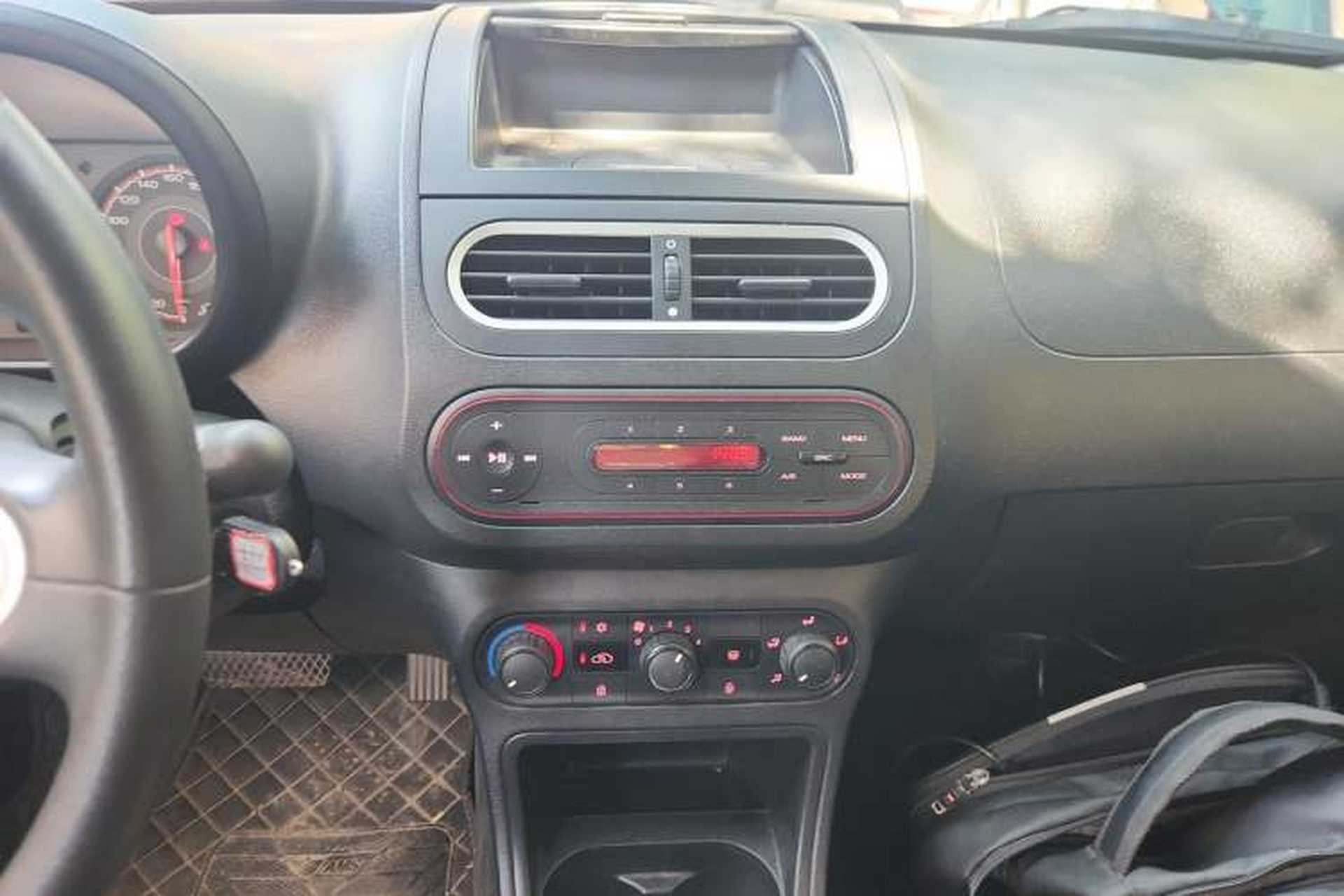 Used MG 3 2016 1.3L AMT Comfort Edition Audio And AC Panel