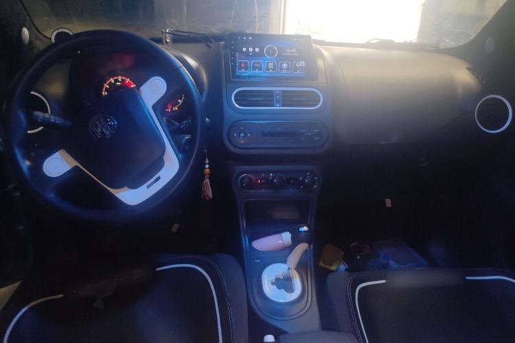 Used MG 3 2016 1.3L AMT Comfort Edition Center Console