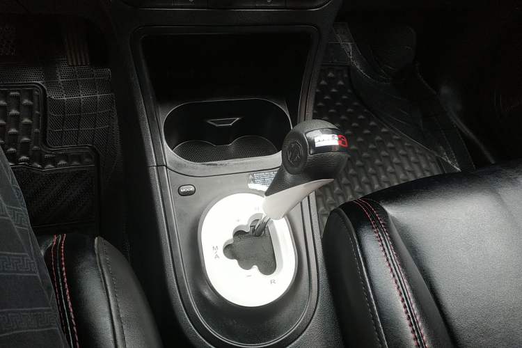 Used MG 3 2016 1.3L AMT Comfort Edition Gear Lever