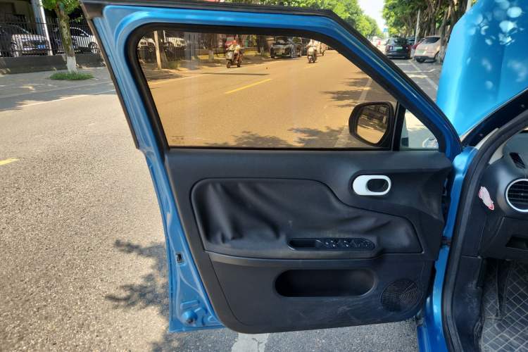Used MG 3 2016 1.3L AMT Comfort Edition Left Front Door Interior