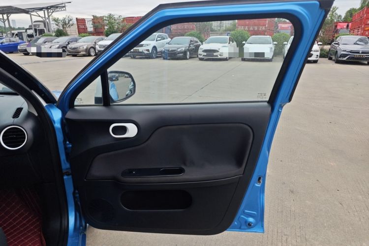 Used MG 3 2016 1.3L AMT Comfort Edition Right Front Door Interior