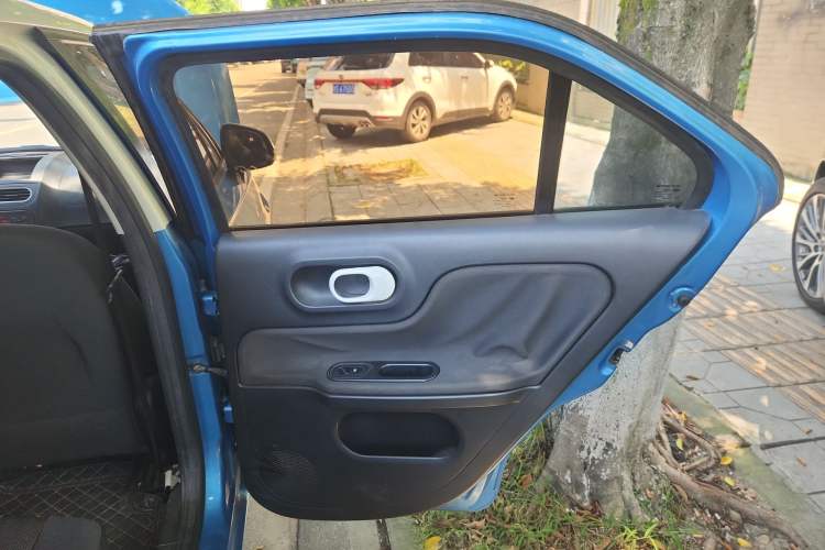 Used MG 3 2016 1.3L AMT Comfort Edition Right Rear Door Interior