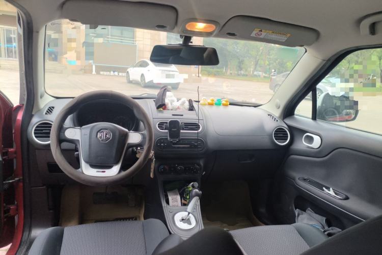 Used MG 3 2016 1.3L AMT Comfort Edition Center Console