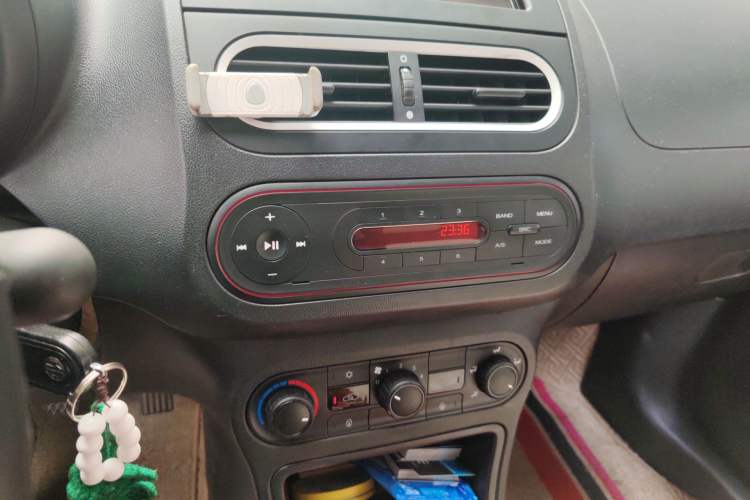 Used MG 3 2016 1.3L Manual Comfort Edition Audio And AC Panel