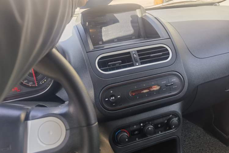 Used MG 3 2016 1.3L AMT Comfort Edition Audio And AC Panel