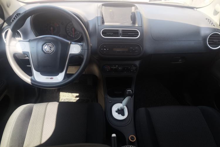 Used MG 3 2016 1.3L AMT Comfort Edition Center Console