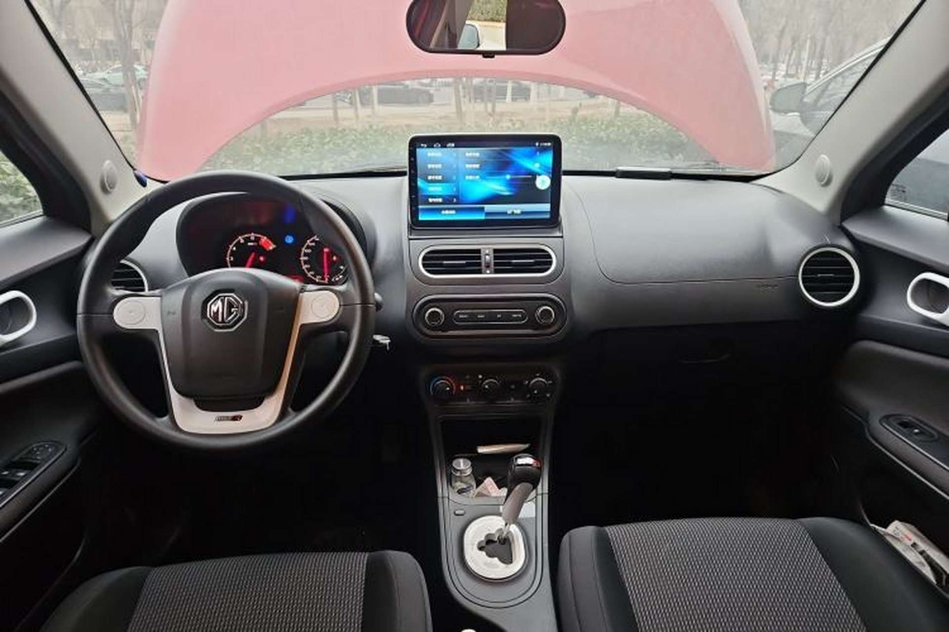 Used MG 3 2016 1.3L AMT Comfort Edition Center Console