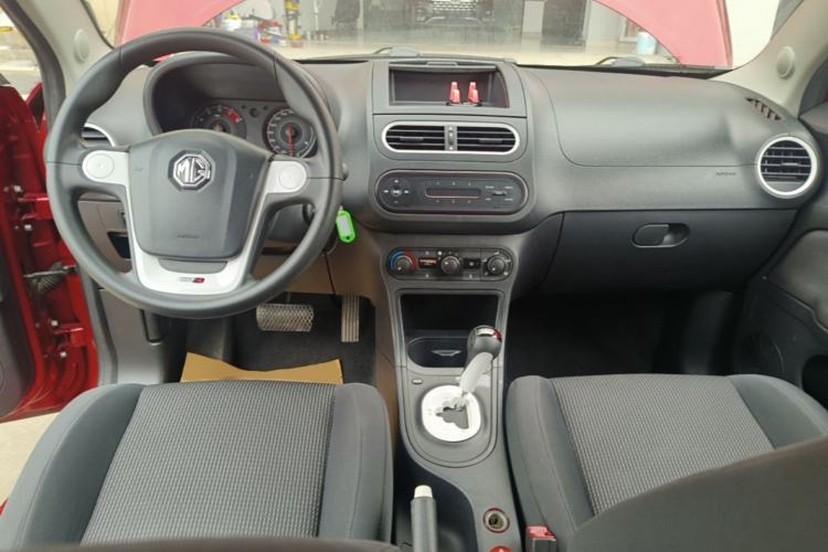 Used MG 3 2016 1.3L AMT Comfort Edition Center Console