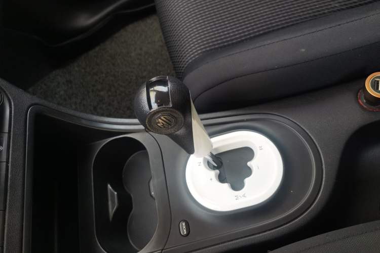 Used MG 3 2016 1.3L AMT Comfort Edition Gear Lever