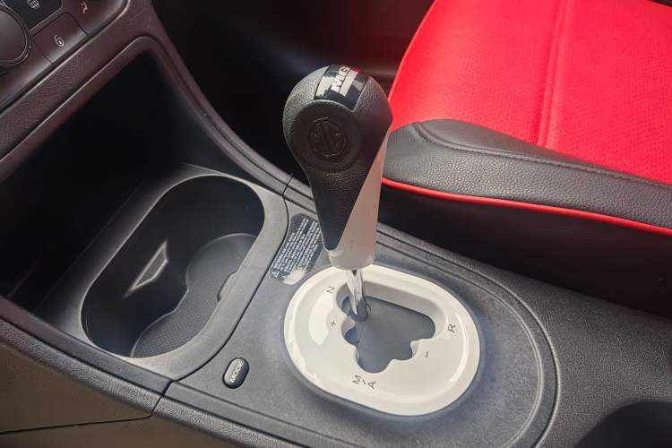 Used MG 3 2016 1.3L AMT Comfort Edition Interior 6