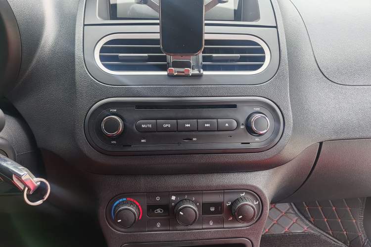 Used MG 3 2016 1.3L AMT Comfort Edition Interior 7