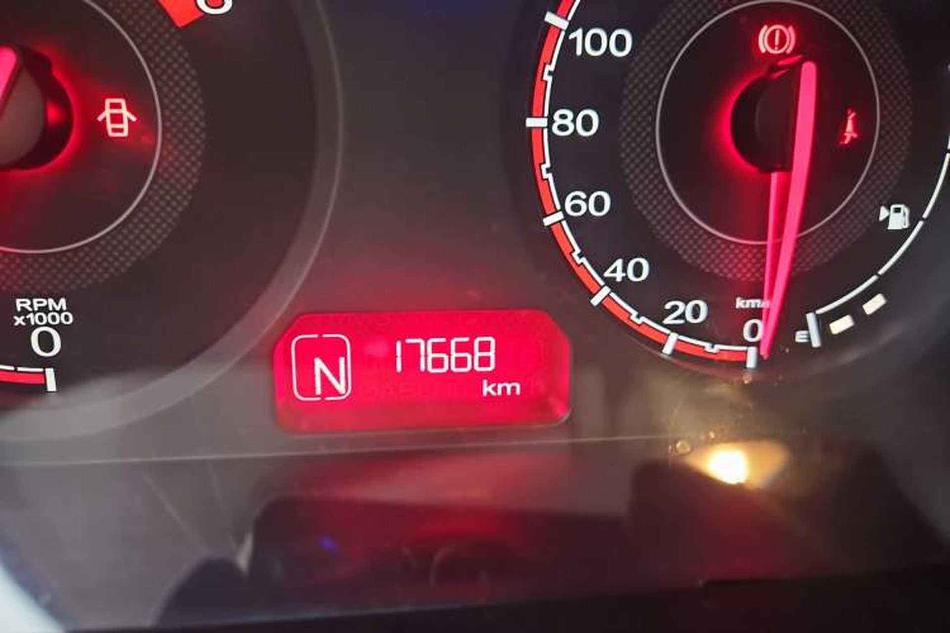 Used MG 3 2016 1.3L AMT Comfort Edition Odometer Close Up