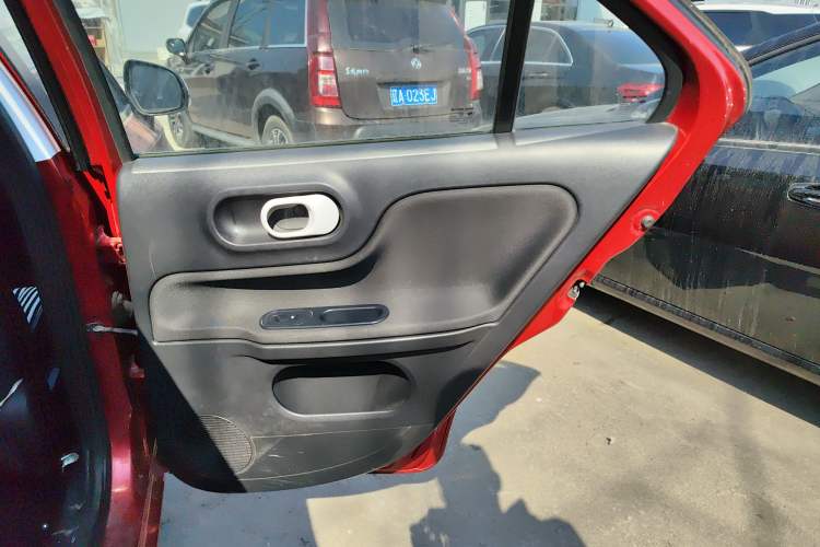 Used MG 3 2016 1.3L AMT Comfort Edition Right Rear Door Interior