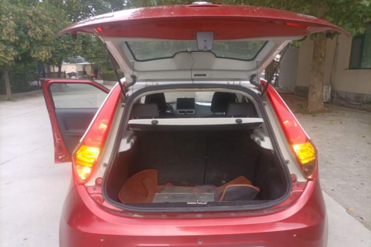 Used MG 3 2016 1.3L AMT Comfort Edition Trunk