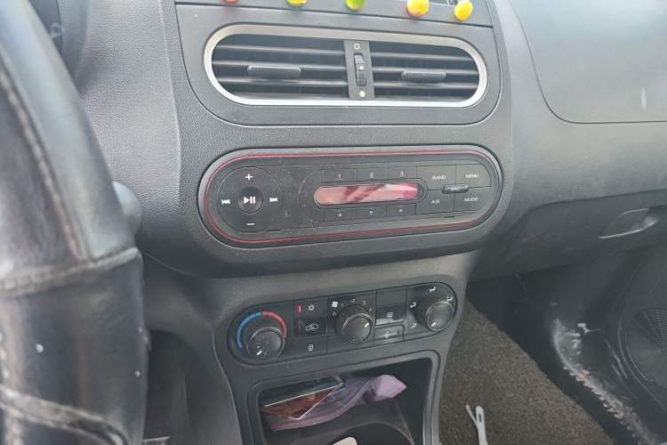 Used MG 3 2016 1.3L Manual Comfort Edition Audio And AC Panel