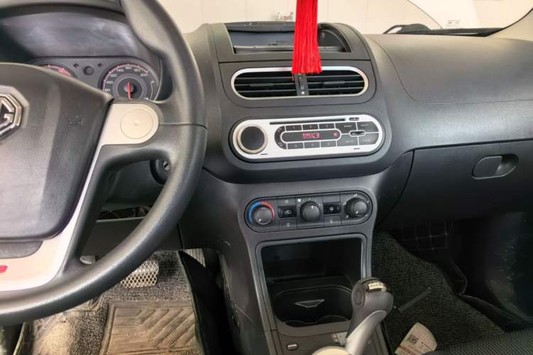 Used MG 3 2016 1.3L AMT Comfort Edition Audio And AC Panel