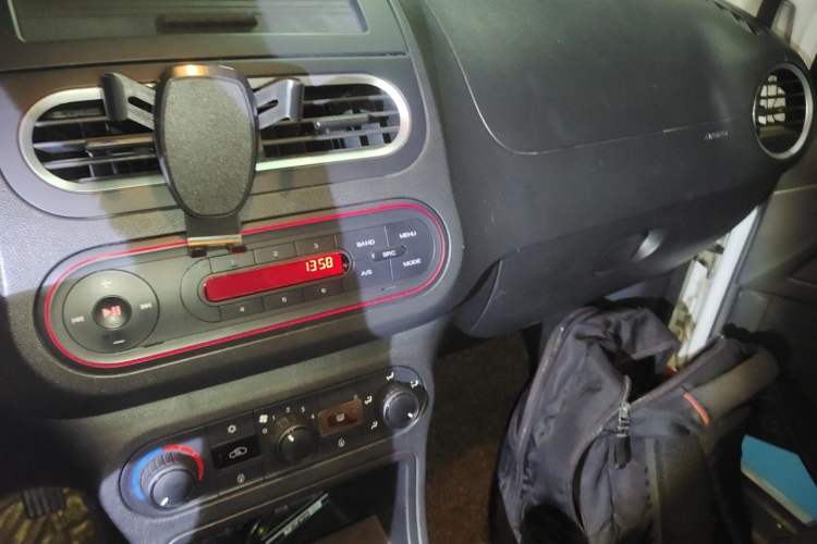 Used MG 3 2016 1.3L AMT Comfort Edition Audio And AC Panel