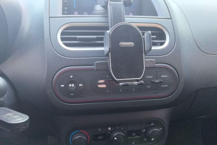 Used MG 3 2016 1.3L AMT Comfort Edition Audio And AC Panel