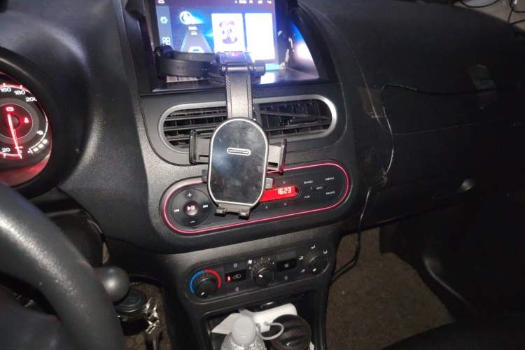 Used MG 3 2016 1.3L AMT Comfort Edition Audio And AC Panel