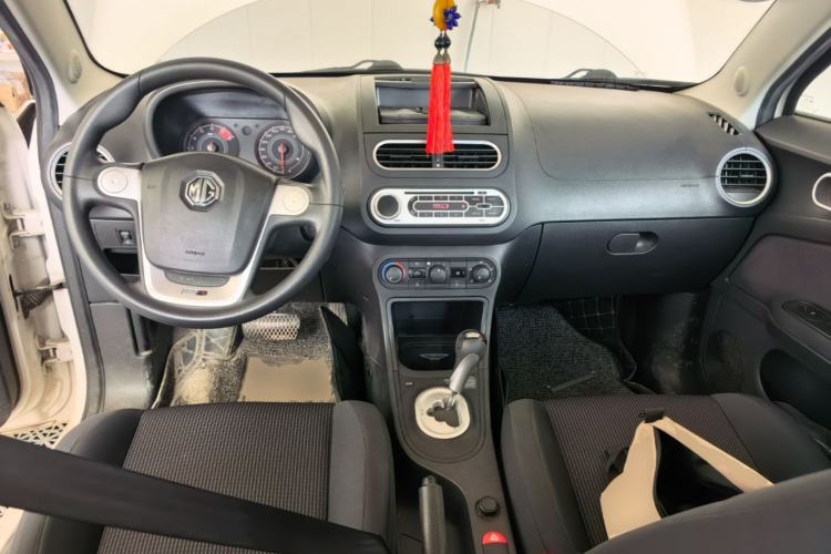 Used MG 3 2016 1.3L AMT Comfort Edition Center Console