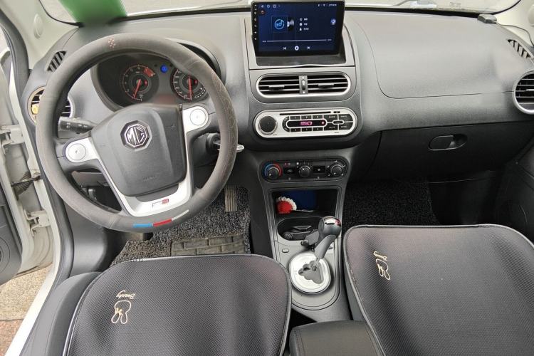 Used MG 3 2016 1.3L AMT Comfort Edition Center Console