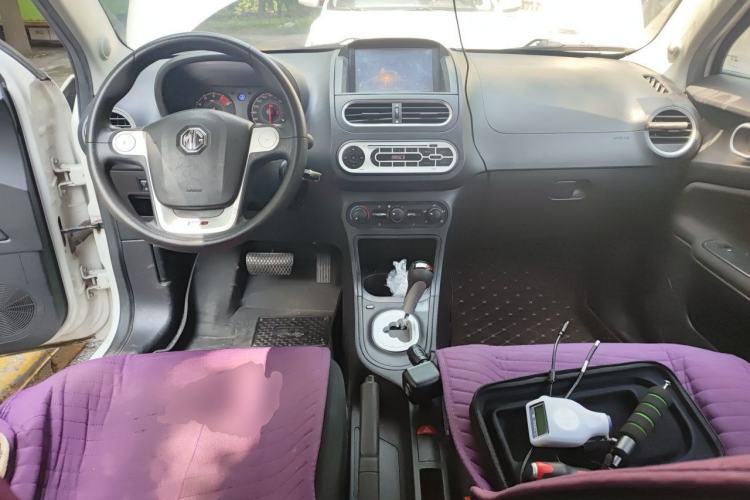 Used MG 3 2016 1.3L AMT Comfort Edition Center Console