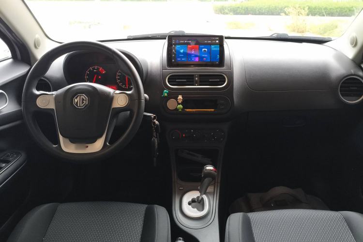 Used MG 3 2016 1.3L AMT Comfort Edition Center Console