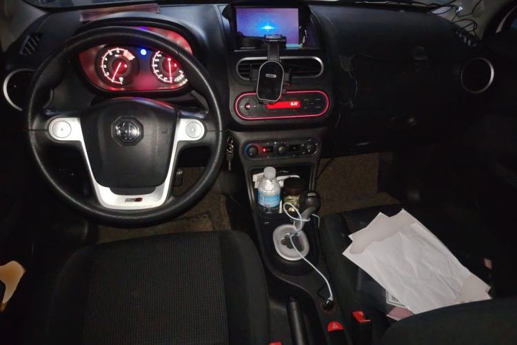 Used MG 3 2016 1.3L AMT Comfort Edition Center Console