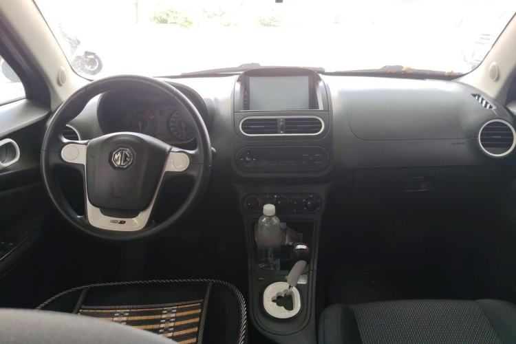 Used MG 3 2016 1.3L AMT Comfort Edition Center Console