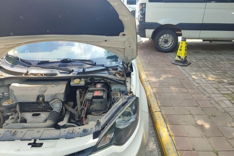 Used MG 3 2016 1.3L AMT Comfort Edition Engine Bay Left