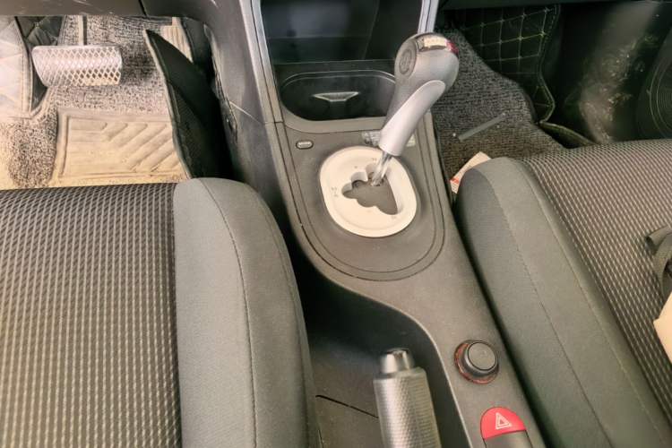 Used MG 3 2016 1.3L AMT Comfort Edition Gear Lever