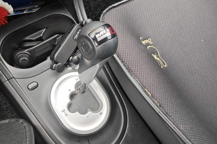 Used MG 3 2016 1.3L AMT Comfort Edition Gear Lever